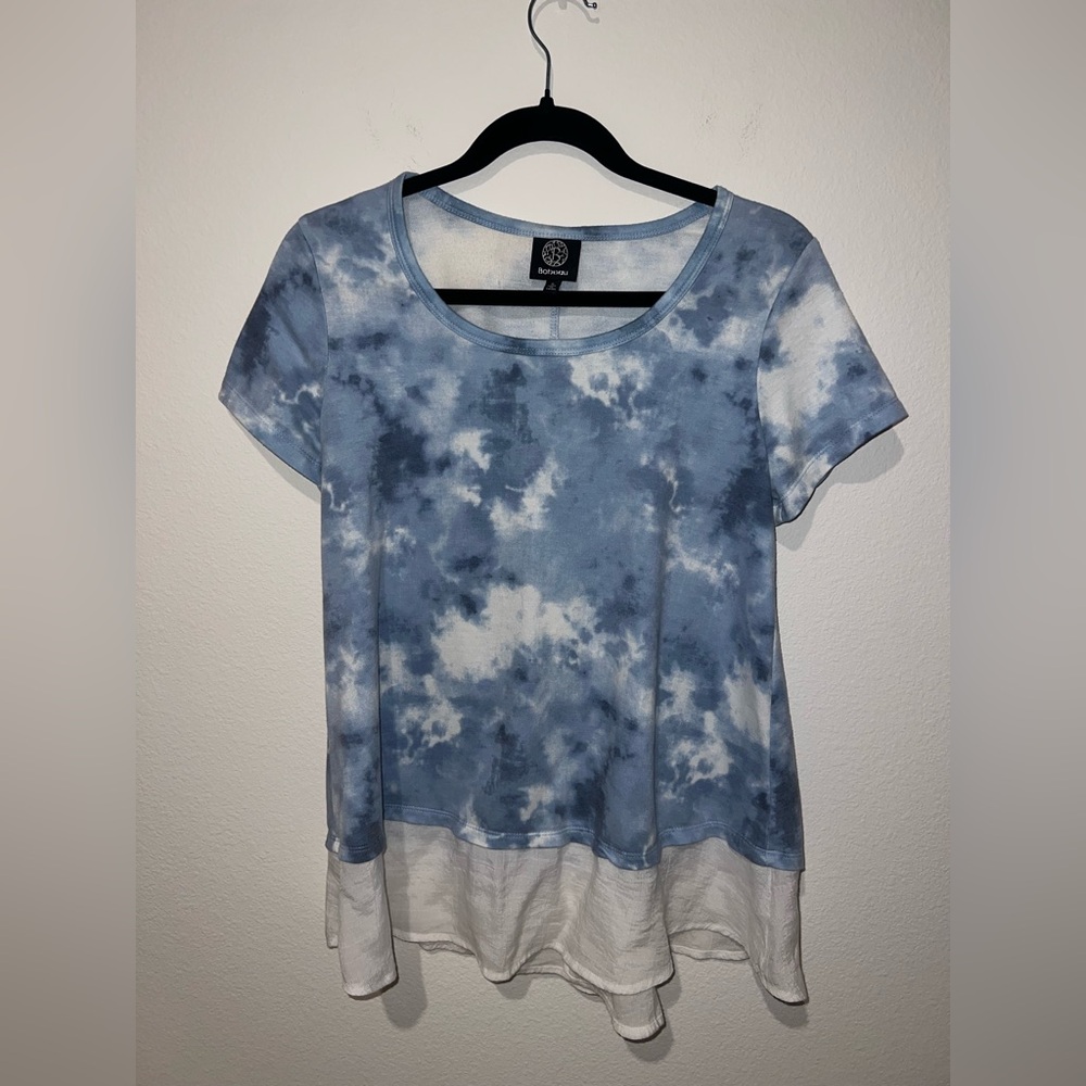 Bobeau Blue and White Tie-Dye Short Sleeve Top